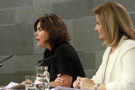 5/08/2016. Consejo de Ministros: Sáenz de Santamaría y Báñez. La vicepresidenta del Gobierno en funciones, Soraya Sáenz de Santamaría, y la ...